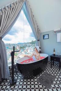 TTR Skypool View Hotel