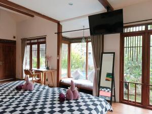 Malathi Wooden House with Pool View