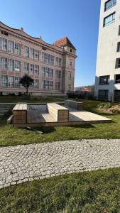 Prestige City Apartment - Next to Ice Arena, Private Parking