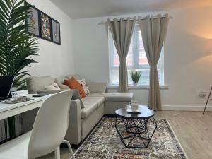 Cozy House Sleeps 2 with Free Parking