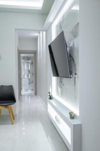 George luxury stone apartment