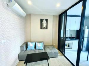 The Base市中心网红超大泳池 高速网络