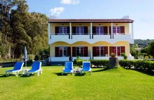 Alexandra On The Beach - Litherés