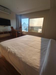 Rosetta Pyramids Inn