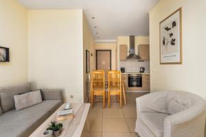 Elegant City Center Apartment