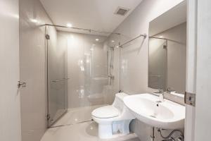 3 Bedroom Spacious Home in Downtown Bangkok Near MRT BTS Asok Station