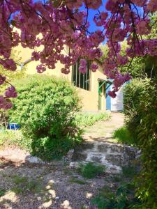 Maisons de vacances Artist Ernest Renoux-s Atelier, Romantic Retreat : photos des chambres