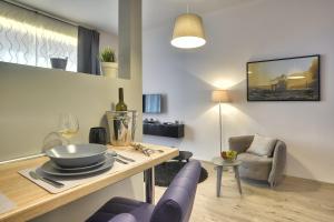 D&A Center Apartments with FREE Parking 