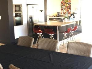 Villas Baie des Anges vue exceptionnelle pieds dans l-eau : photos des chambres