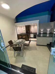 Casa -3Quartos com Piscina-Peró