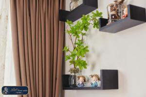 Home suites -Natural light -Projector -Spacious - 2BR incenter