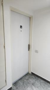 Apartamento Luminoso con Balcón a 200 metros de la terminal
