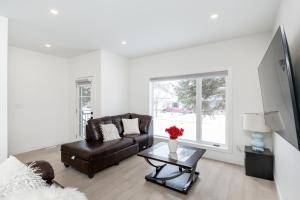 3Bedrooms Apartment Near YWG Airport
