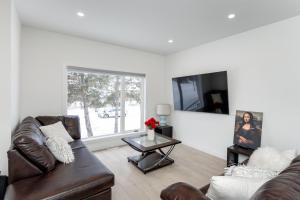 3Bedrooms Apartment Near YWG Airport
