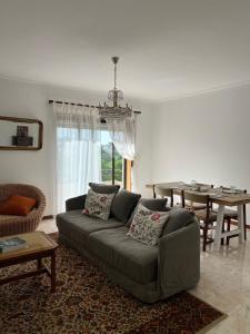 Lovely 2 bedroom apartment 100m from the beach