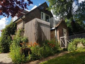 Browhill Loft - contemporary, handcrafted studio