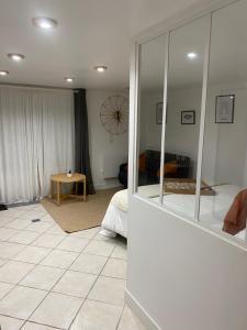 appart studio RDC de maison avec extérieur proche Reims