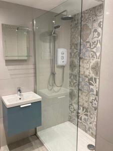 Luxury By The Coast- sleeps 4