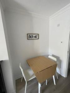 Luxury By The Coast- sleeps 4