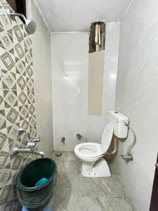 Hotel Gopi Vallabh I 200mtr from shreenathji temple only 966o9o1oo6