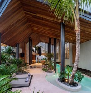 Villa FEH Bali by House of Winds - Neo Tropical Eden near Canggu
