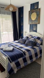 B&B / Chambres d'hotes Chambre d hote a la plage de 15 m2 LE MANAPANY : photos des chambres