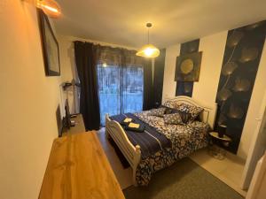 B&B / Chambres d'hotes Chambre d hote a la plage de 15 m2 LE MANAPANY : photos des chambres