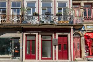 Spacious apartment with patio at historic center