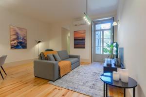 Spacious apartment with patio at historic center