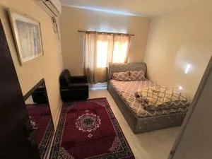 Family room near to gold market back side of bus station - Ḥamriyyah