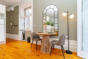 Loft with private balcony and a classic ceiling