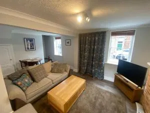 Ribston Pippin 3 bed modernised character cottage - Barrow upon Humber