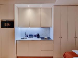 Gorgeous studio with great private terrace and AC