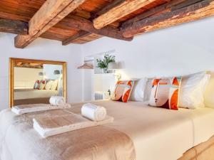 Loft with balcony on citys most important street