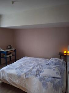 Chambre lit double près de la Loire