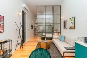 Fancy apt in iconic street full of historic houses