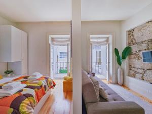 Loft w. private balcony and AC few steps to river
