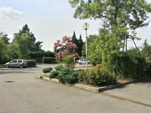 Appartements Les Elfes - avec entree autonome, clim neuve, jardin, parking prive & gourmandises offertes ! - : photos des chambres