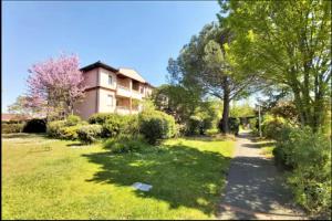 Appartements Les Elfes - avec entree autonome, clim neuve, jardin, parking prive & gourmandises offertes ! - : photos des chambres