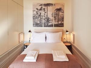 Stunning flat with private balcony in city center