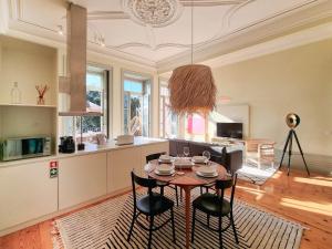 Stunning flat with private balcony in city center