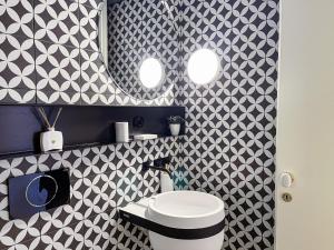 Award-winning loft design with view to Douro River