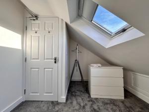 Park Street Accommodation, Room 5