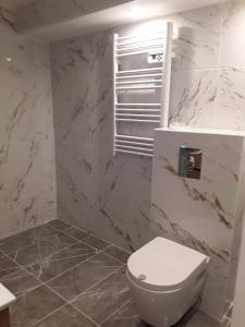Sejours chez l'habitant studio vu le jardin : photos des chambres