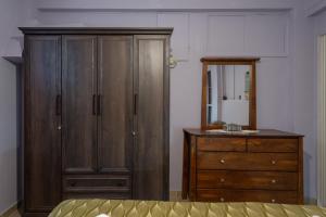 The Sweetest Acropolis Flat