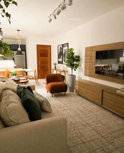 Apartamento Decorado 3/4 em condomínio frente Mar