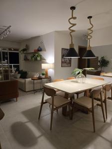 Apartamento Decorado 34 em condomínio frente Mar