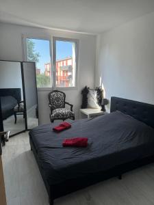 Quiet modern apartment & near city center