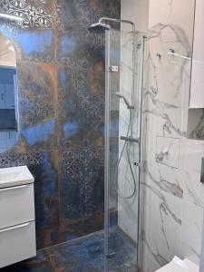 Apartment Solidarności, Metro, Wi-Fi, TV, YouTube - by HIK Apartments