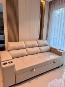 LUXURY 4 PERSON APARTMENT IN HEART of PHUKET!